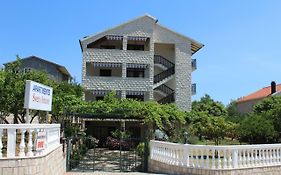 Apartments Sveti Anton